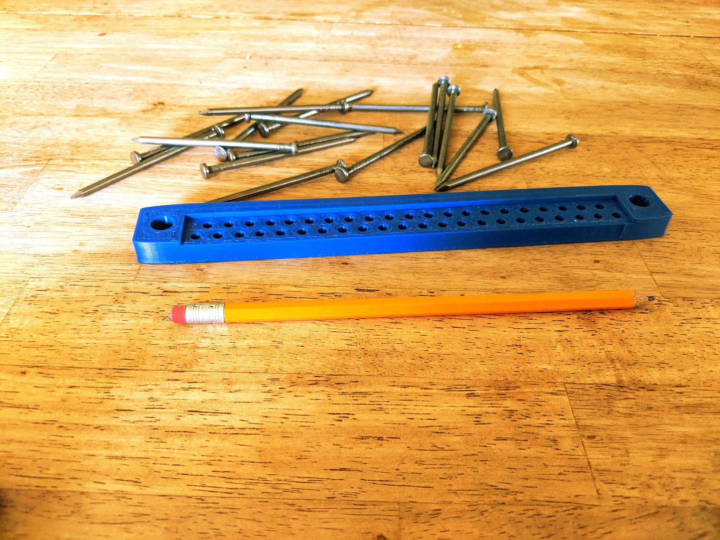 DIY Hackle Kit โ 3D Printed Base with 16D Nail Tines โ Fiber Prep Tool in 9 Colors