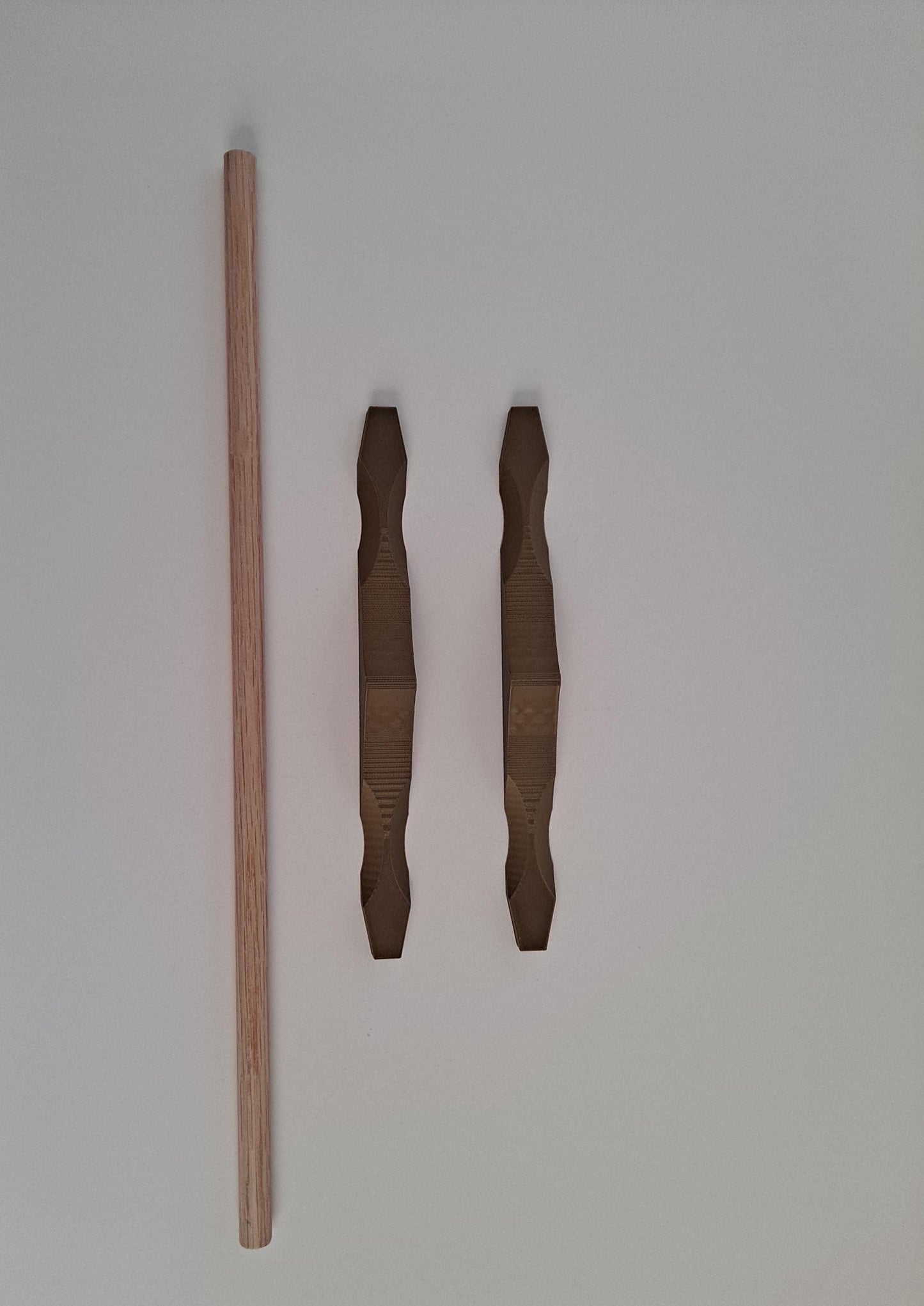 Niddy Noddy Mini – 8.5" long – 3D Printed Ends & Wooden Dowel. One the go yarn organizer.